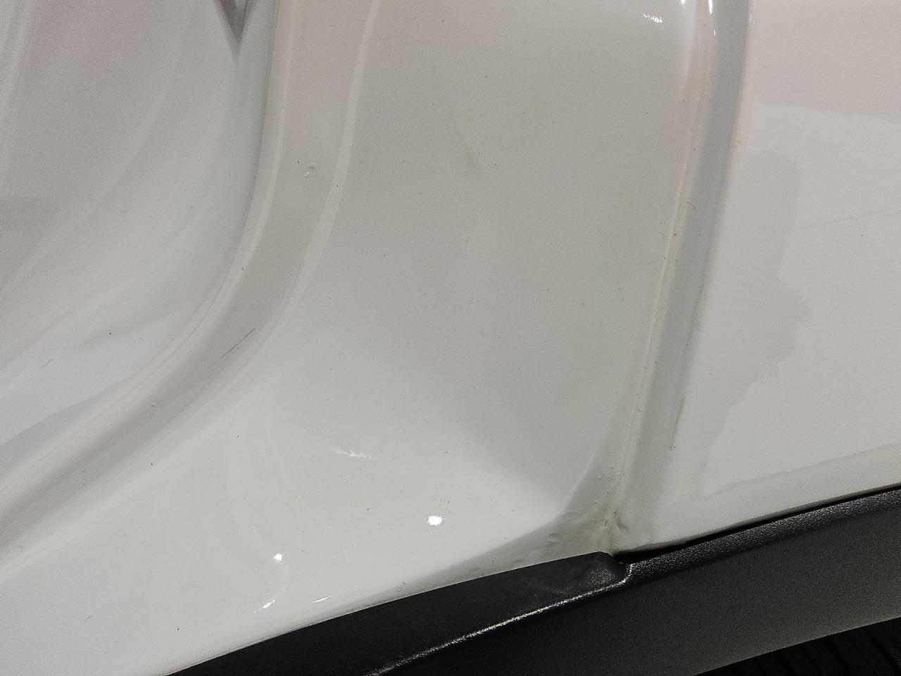 2018 Ford Escape Se White vin: 1FMCU9GD2JUD25303 Damage: Left Qtr Panel, Dent(S) W/ Paint Dmg, 1 To 2 Inches