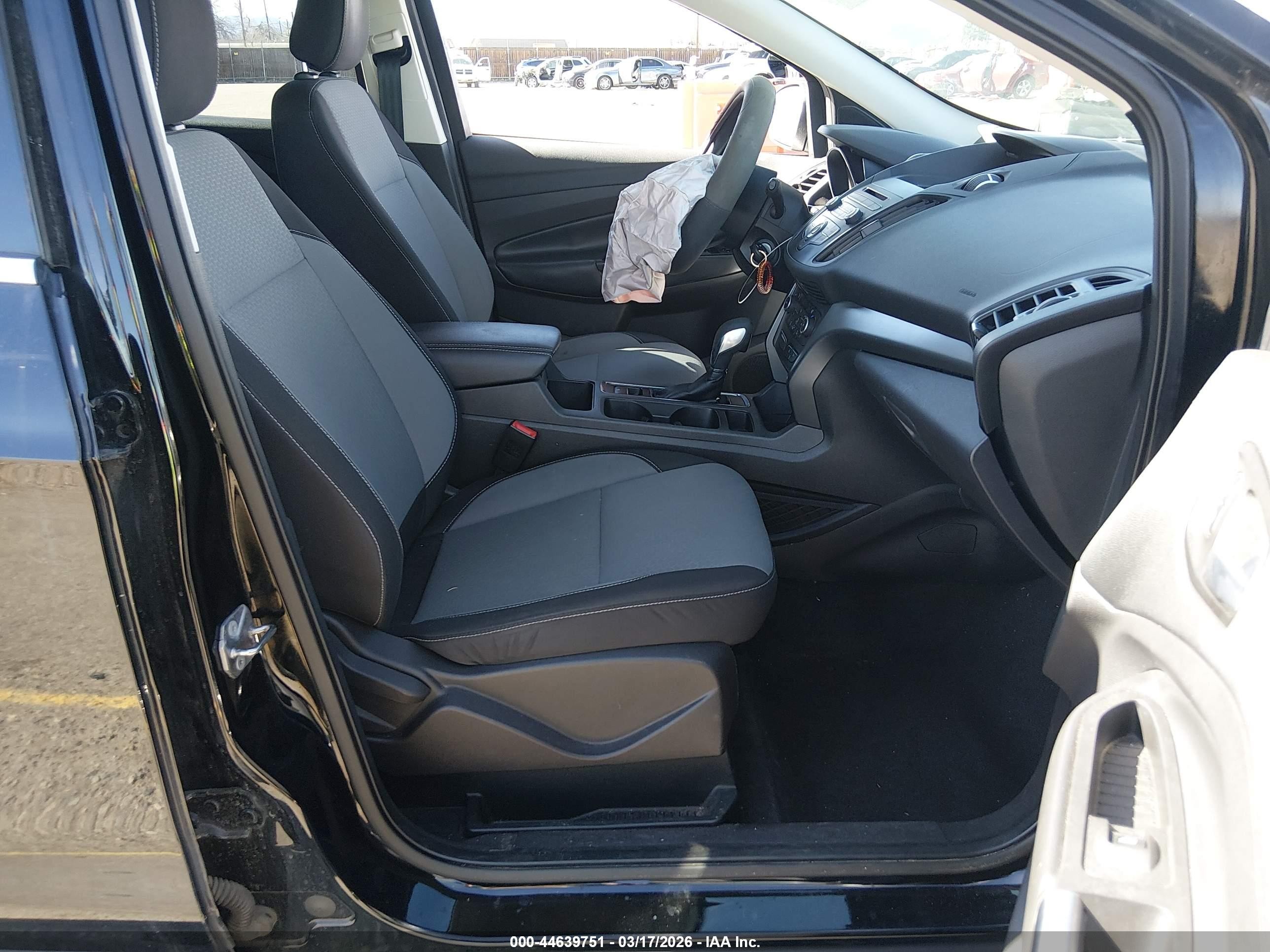 2018 Ford Escape Se Black vin: 1FMCU9GD2JUD38780