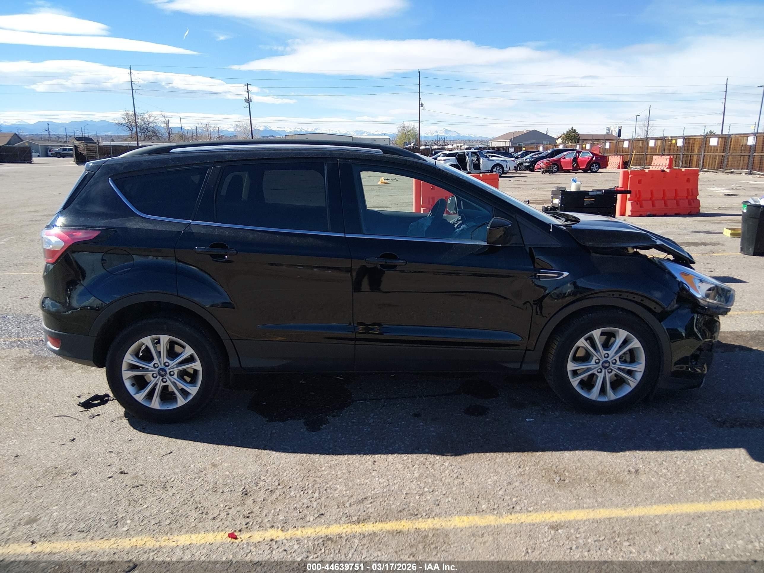 2018 Ford Escape Se Black vin: 1FMCU9GD2JUD38780
