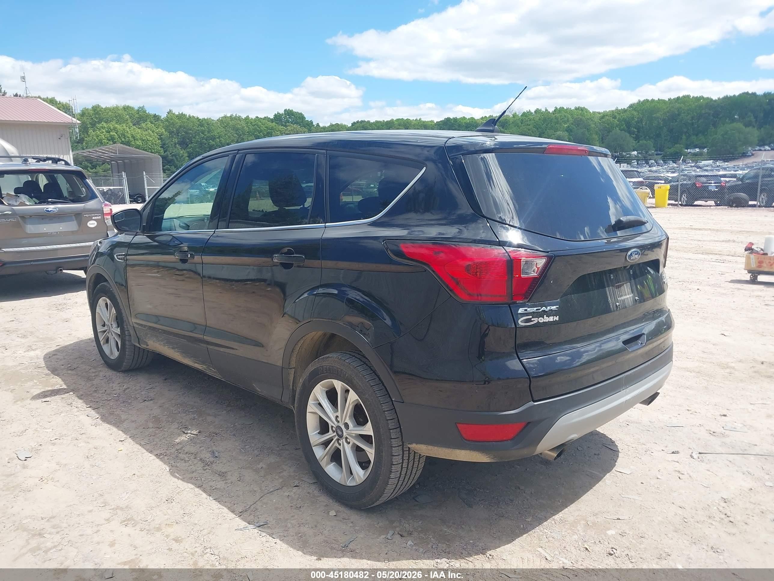2019 Ford Escape Se Black vin: 1FMCU9GD2KUB14586