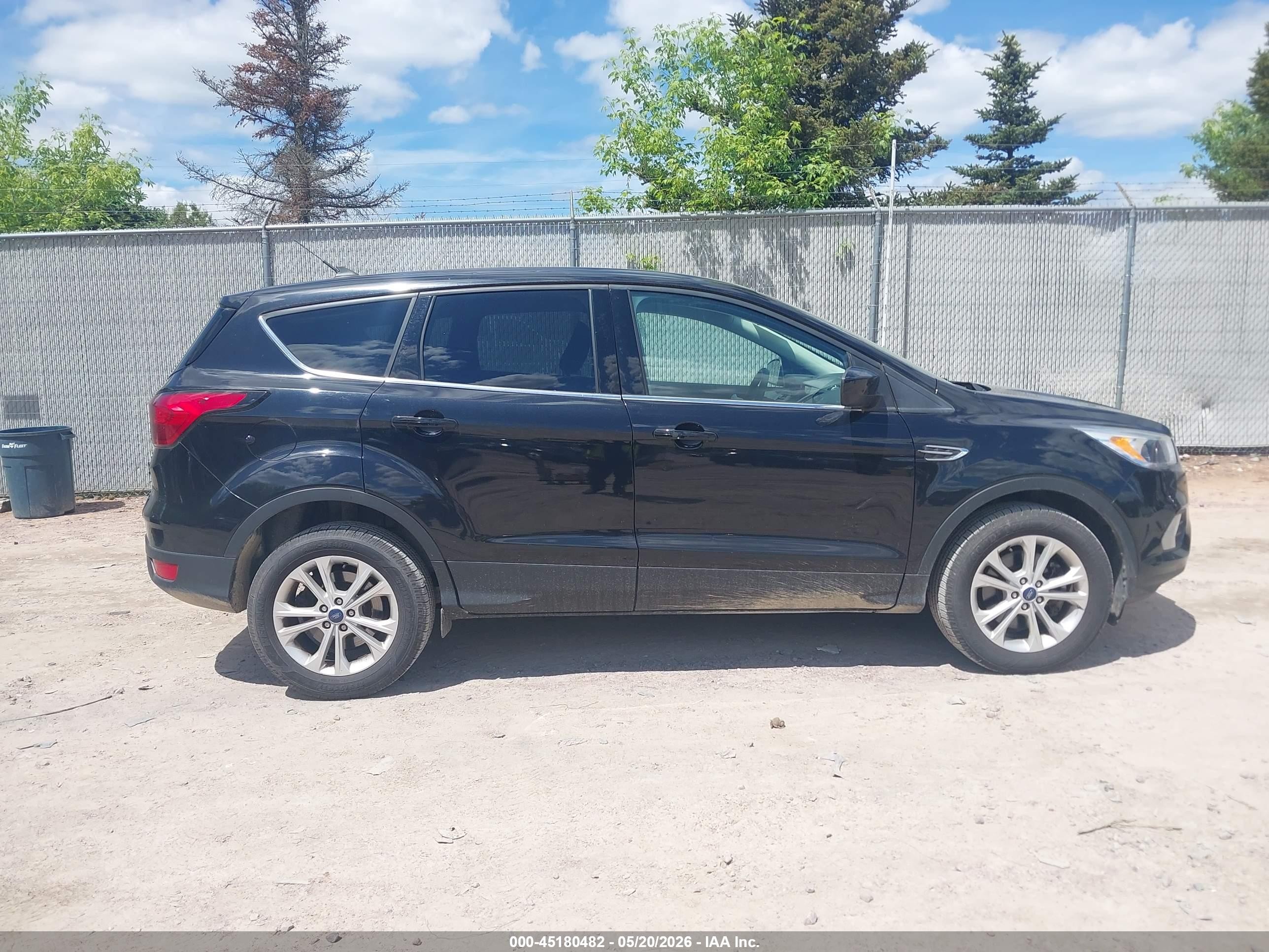 2019 Ford Escape Se Black vin: 1FMCU9GD2KUB14586