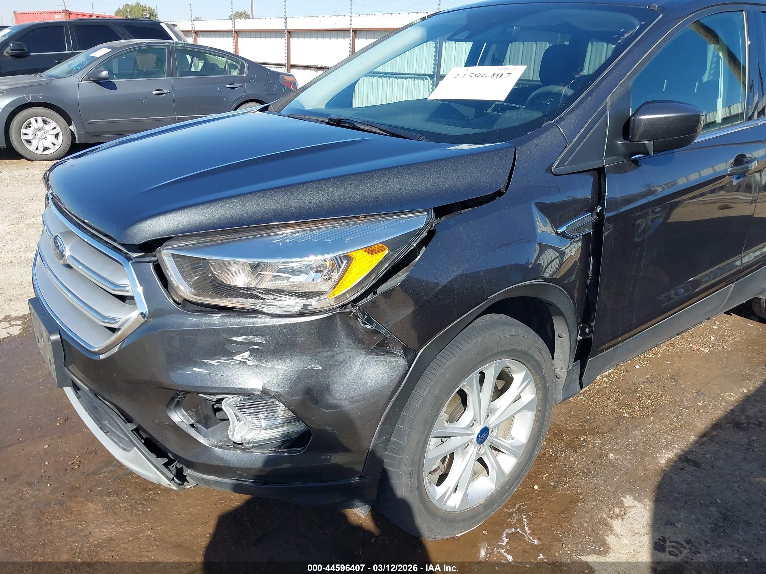 2019 Ford Escape Se Gray vin: 1FMCU9GD2KUB68776