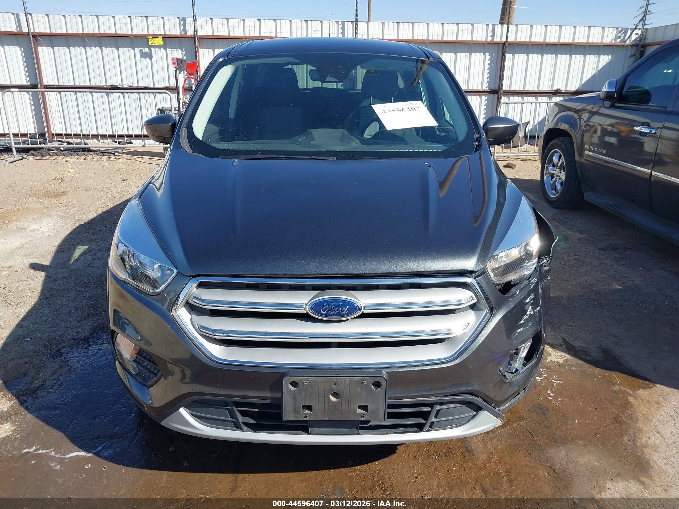 2019 Ford Escape Se Gray vin: 1FMCU9GD2KUB68776