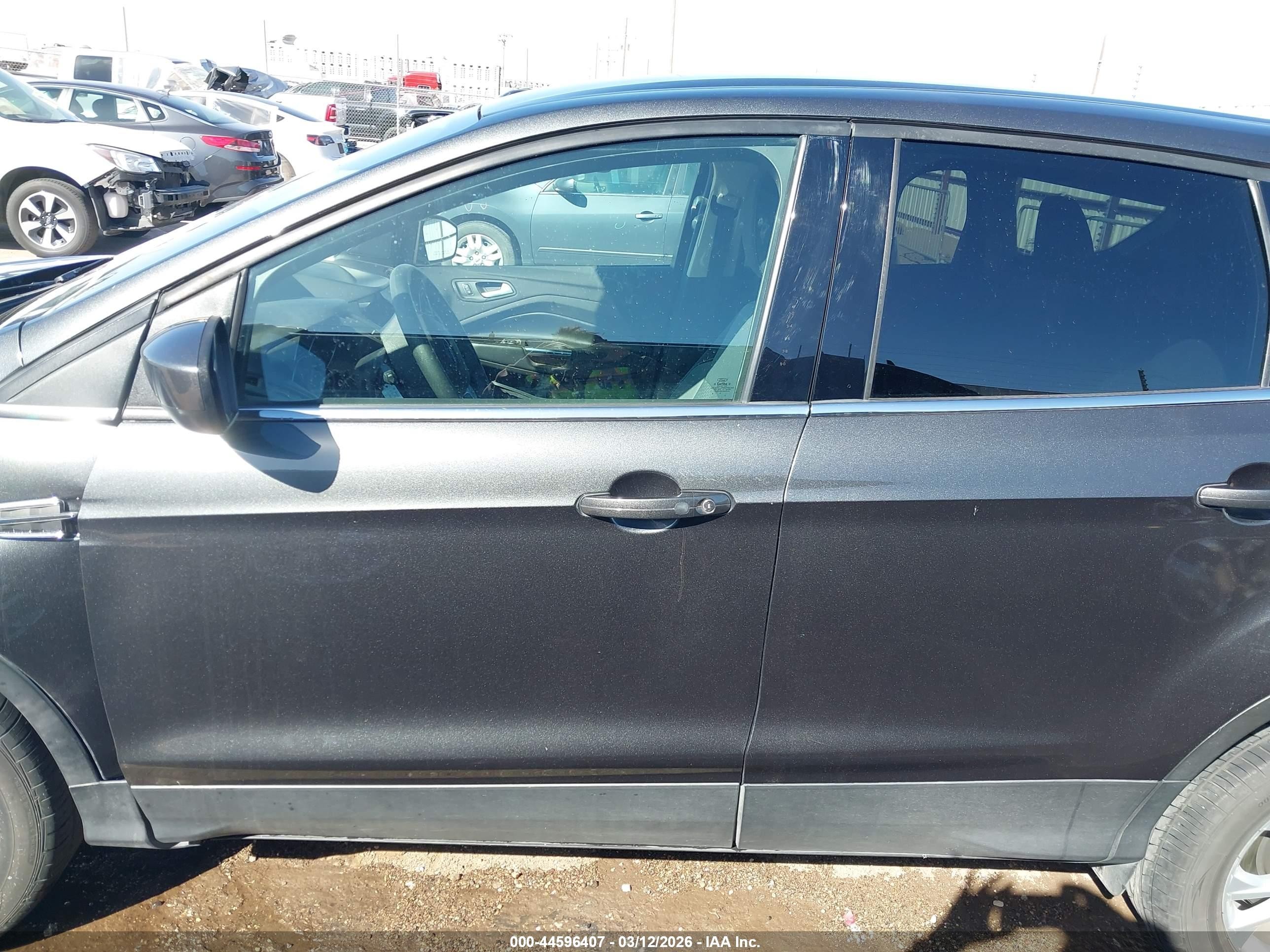 2019 Ford Escape Se Gray vin: 1FMCU9GD2KUB68776