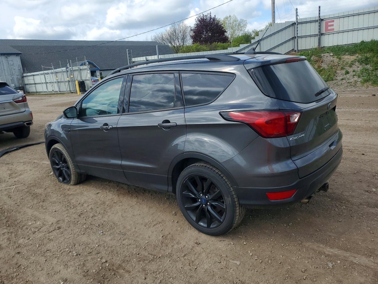2019 Ford Escape Se Gray vin: 1FMCU9GD2KUC01209