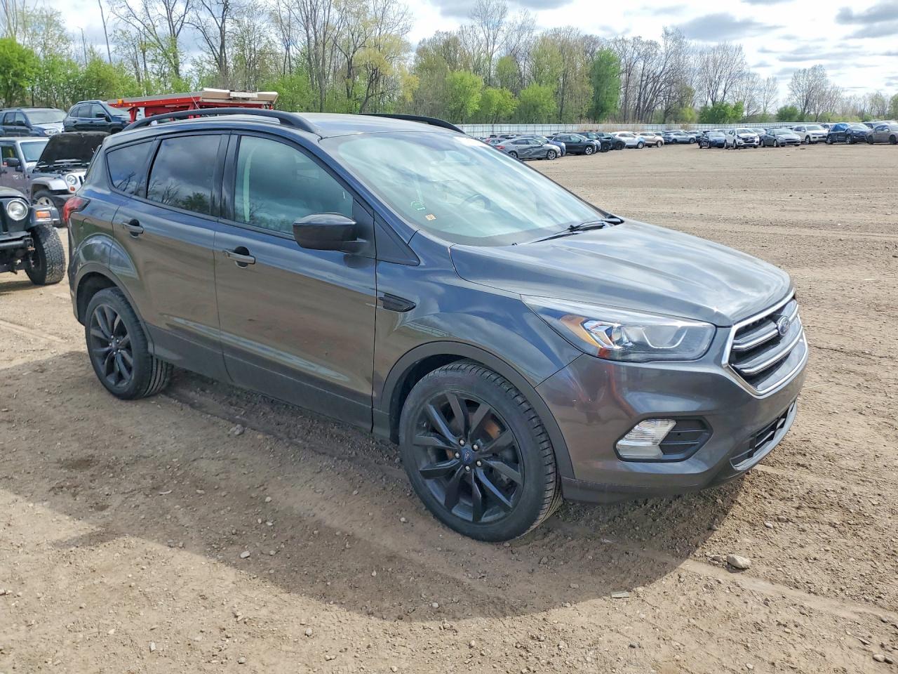 2019 Ford Escape Se Gray vin: 1FMCU9GD2KUC01209