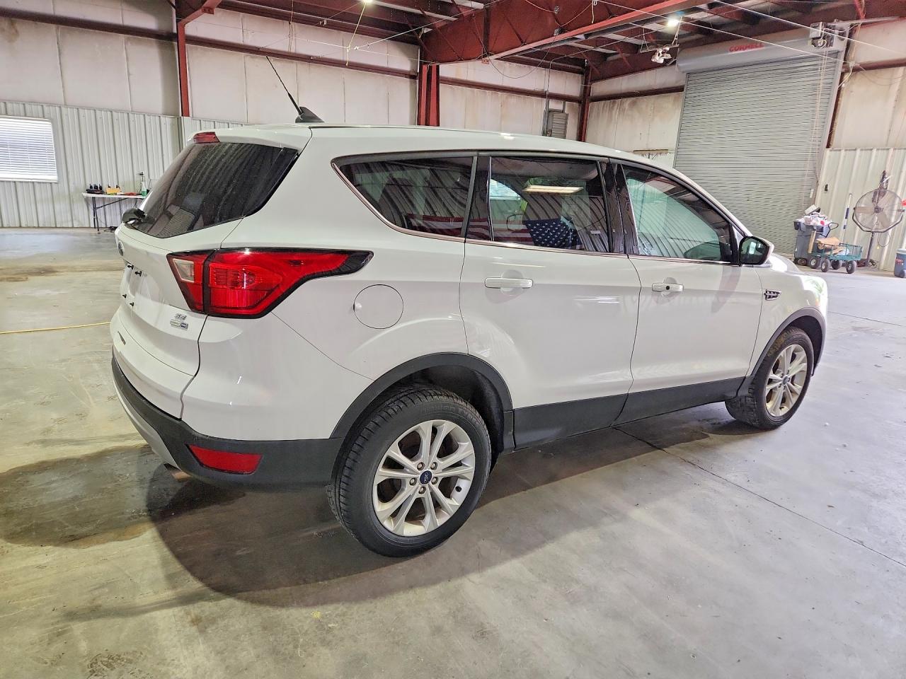2019 Ford Escape Se White vin: 1FMCU9GD2KUC35831