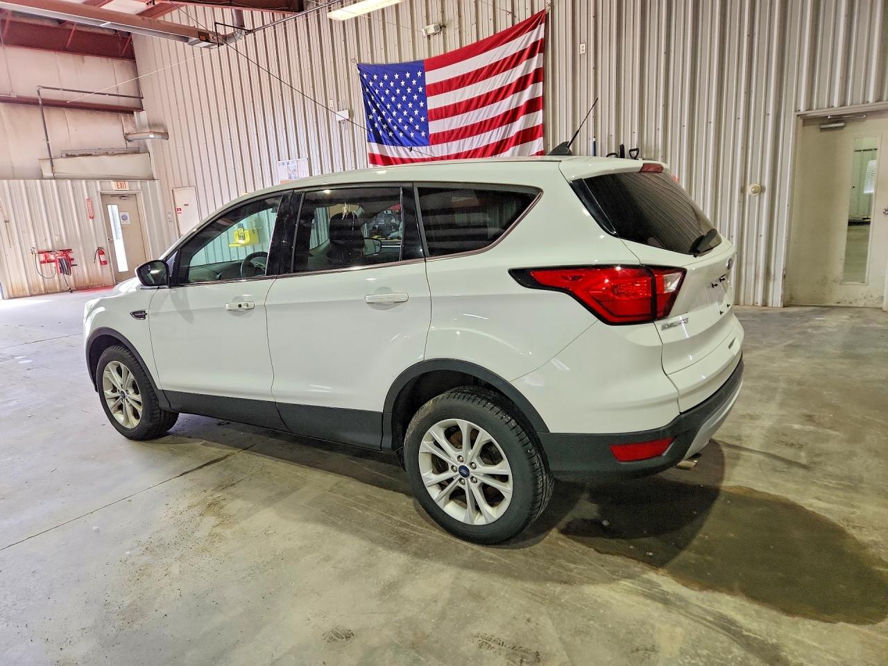 2019 Ford Escape Se White vin: 1FMCU9GD2KUC35831