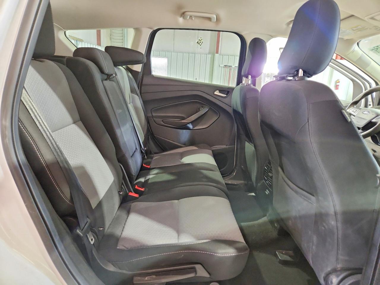 2019 Ford Escape Se White vin: 1FMCU9GD2KUC35831