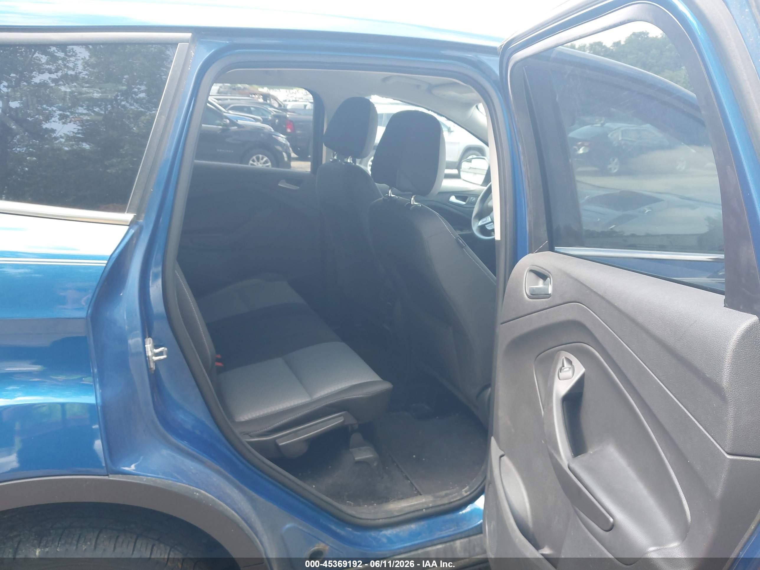 2017 Ford Escape Se Blue vin: 1FMCU9GD3HUB84395