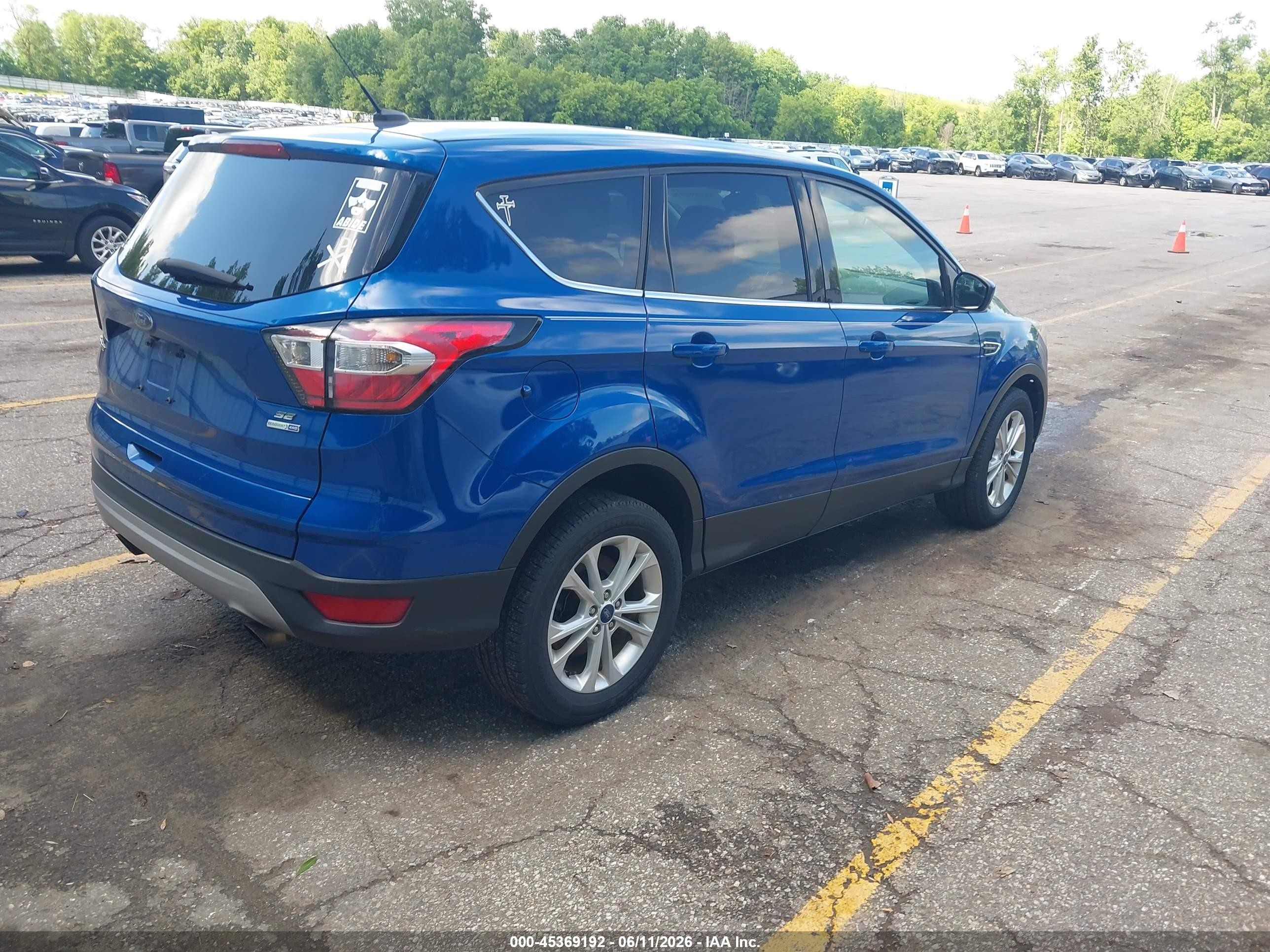 2017 Ford Escape Se Blue vin: 1FMCU9GD3HUB84395