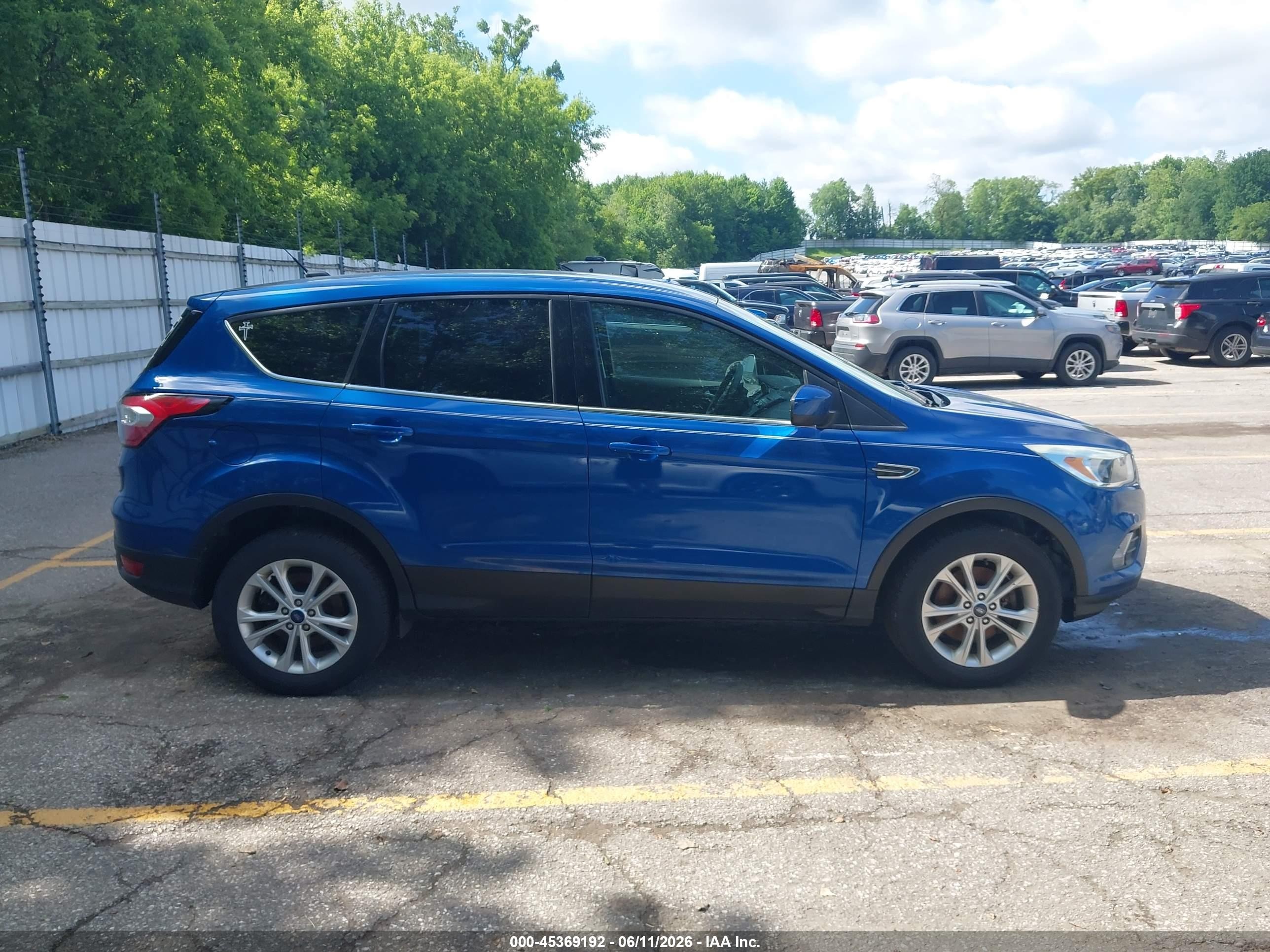 2017 Ford Escape Se Blue vin: 1FMCU9GD3HUB84395
