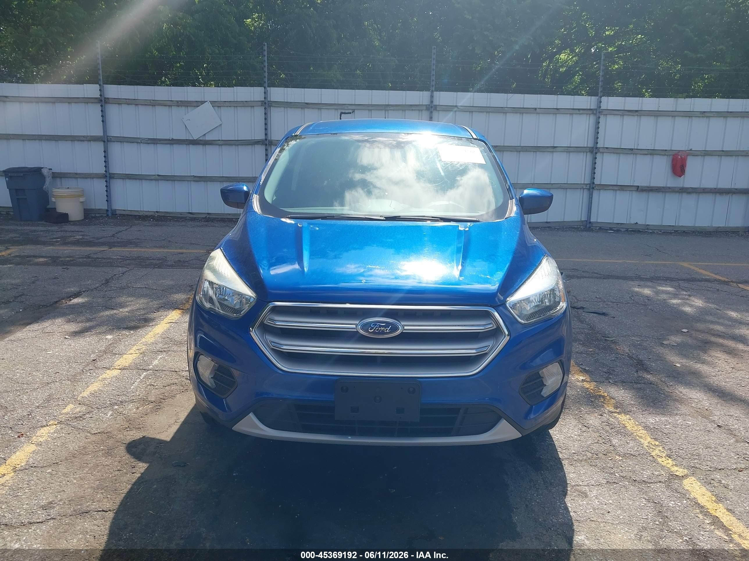 2017 Ford Escape Se Blue vin: 1FMCU9GD3HUB84395