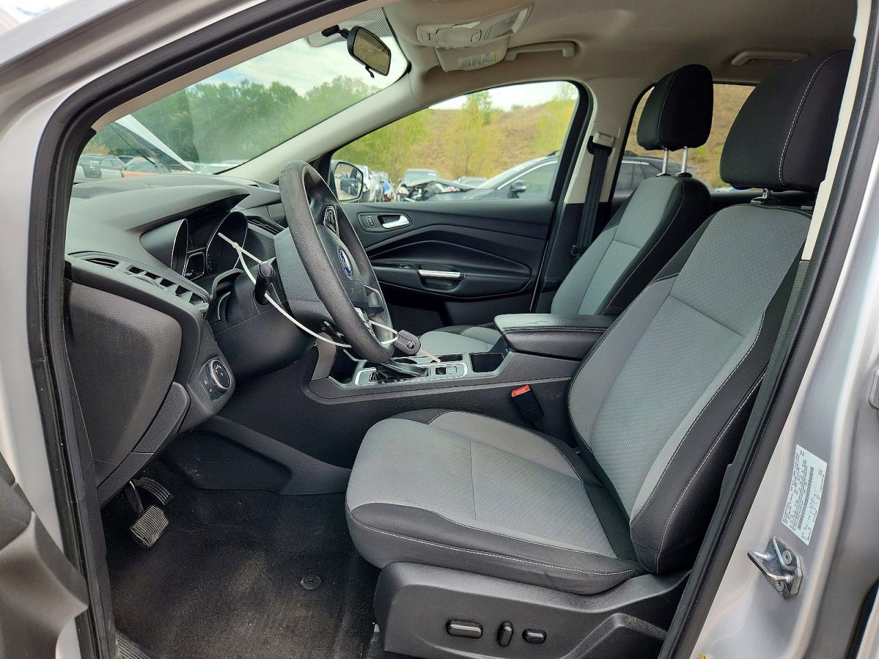 2017 Ford Escape Se Silver vin: 1FMCU9GD3HUD47448