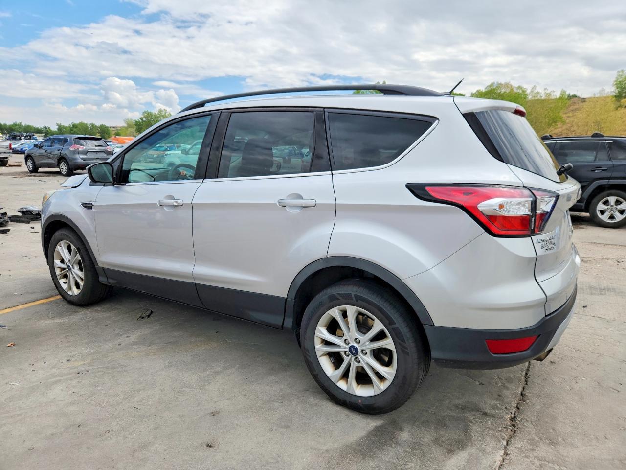 2017 Ford Escape Se Silver vin: 1FMCU9GD3HUD47448