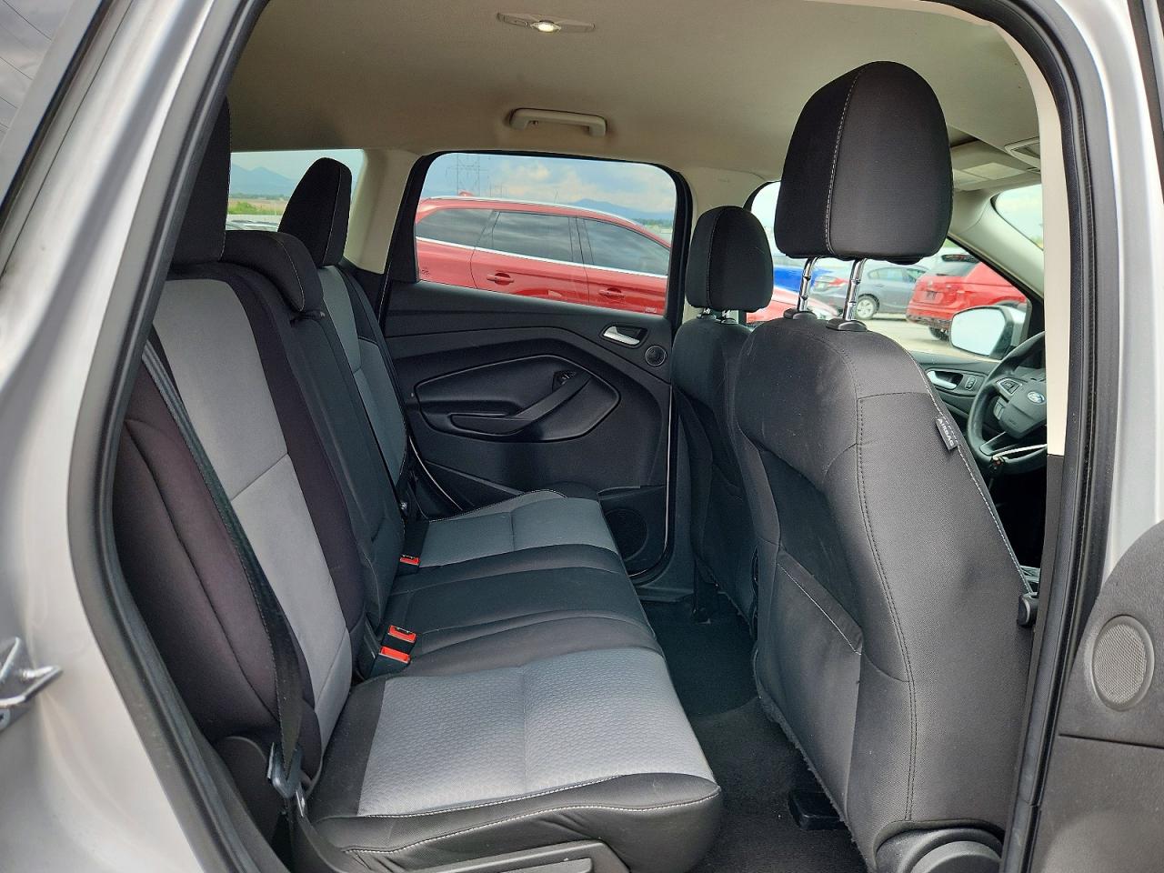 2017 Ford Escape Se Silver vin: 1FMCU9GD3HUD47448