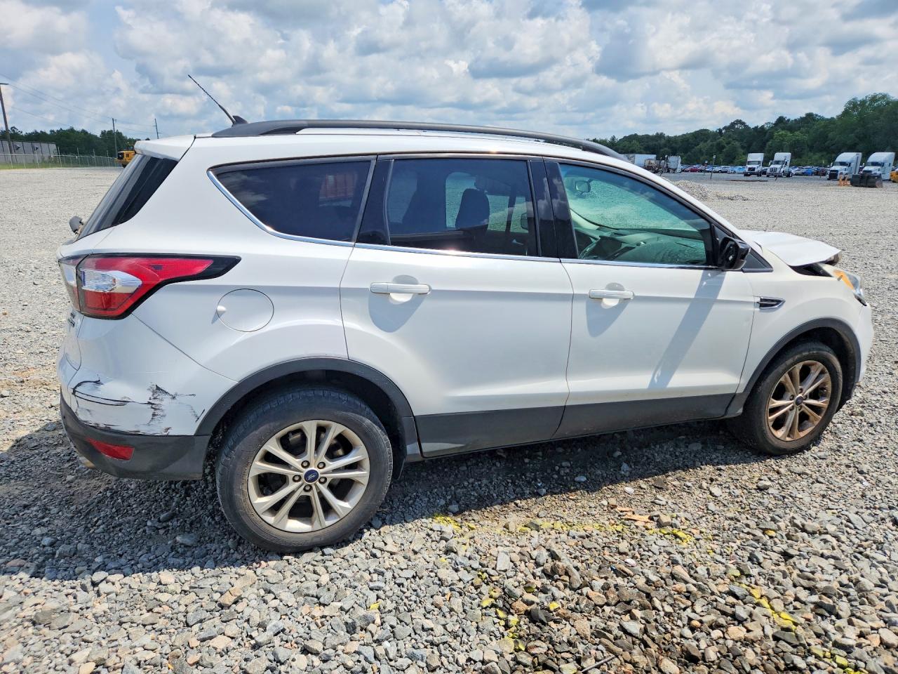 2018 Ford Escape Se White vin: 1FMCU9GD3JUB53511