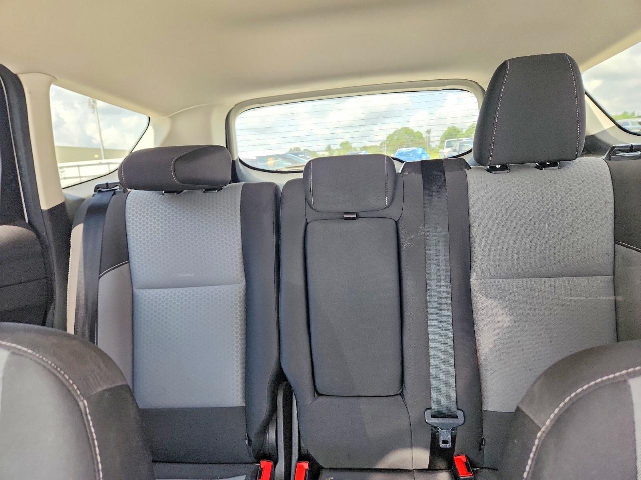 2018 Ford Escape Se White vin: 1FMCU9GD3JUB53511