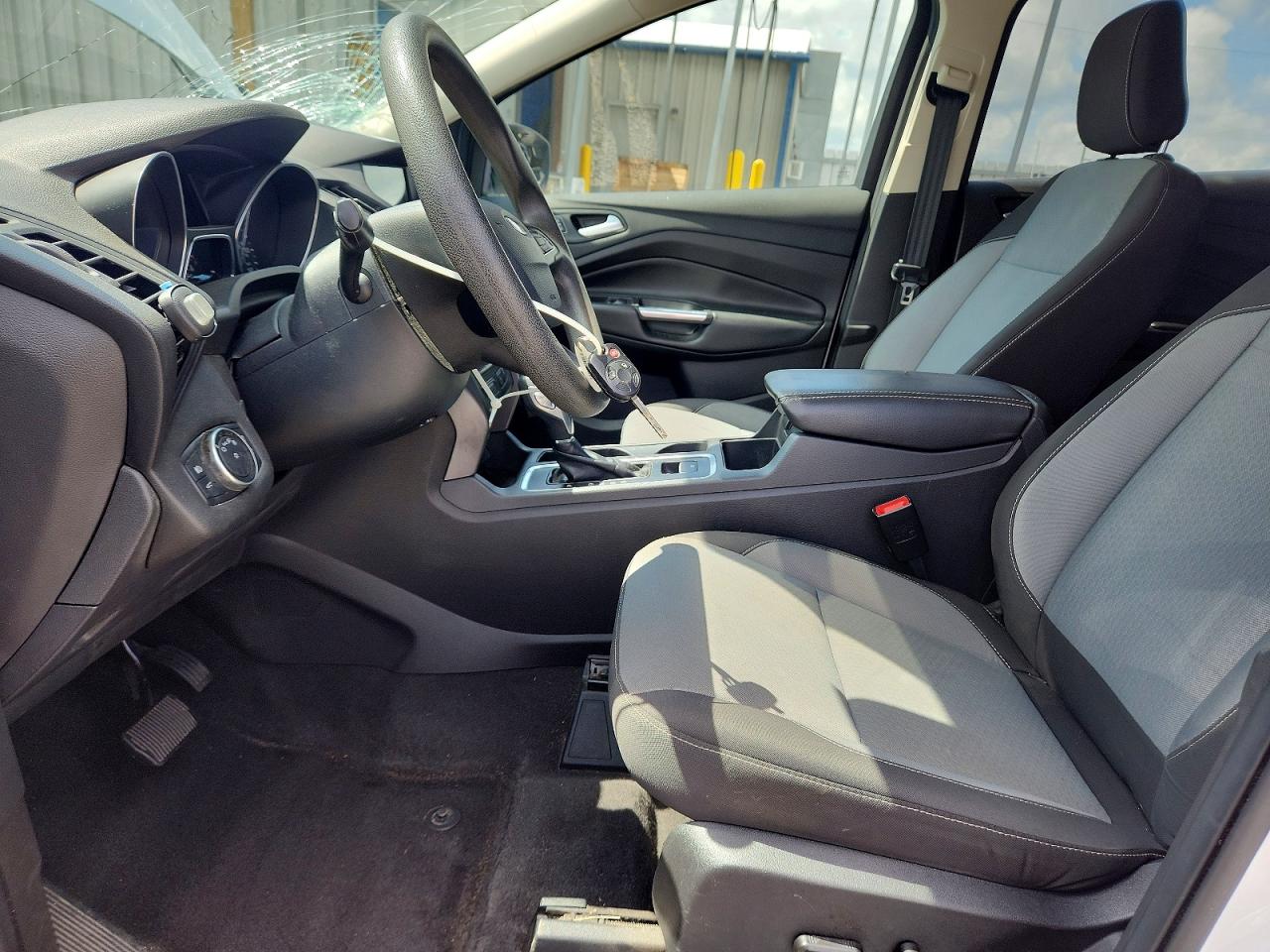 2018 Ford Escape Se White vin: 1FMCU9GD3JUB53511