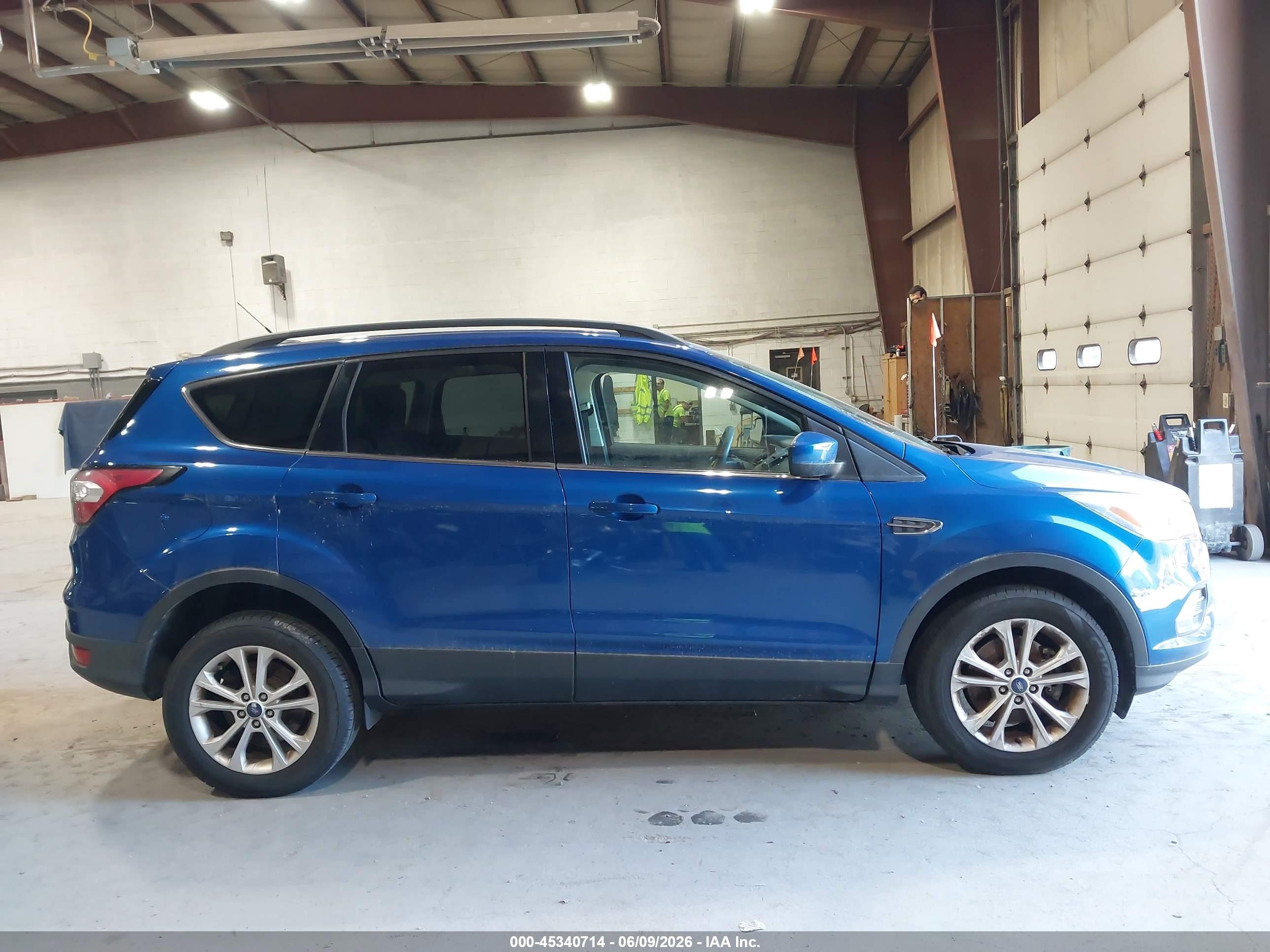 2018 Ford Escape Se Blue vin: 1FMCU9GD3JUB75914