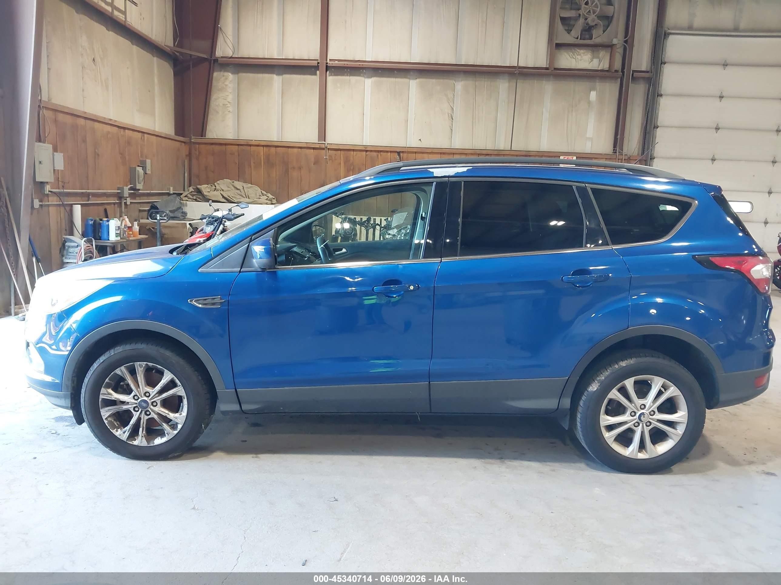 2018 Ford Escape Se Blue vin: 1FMCU9GD3JUB75914