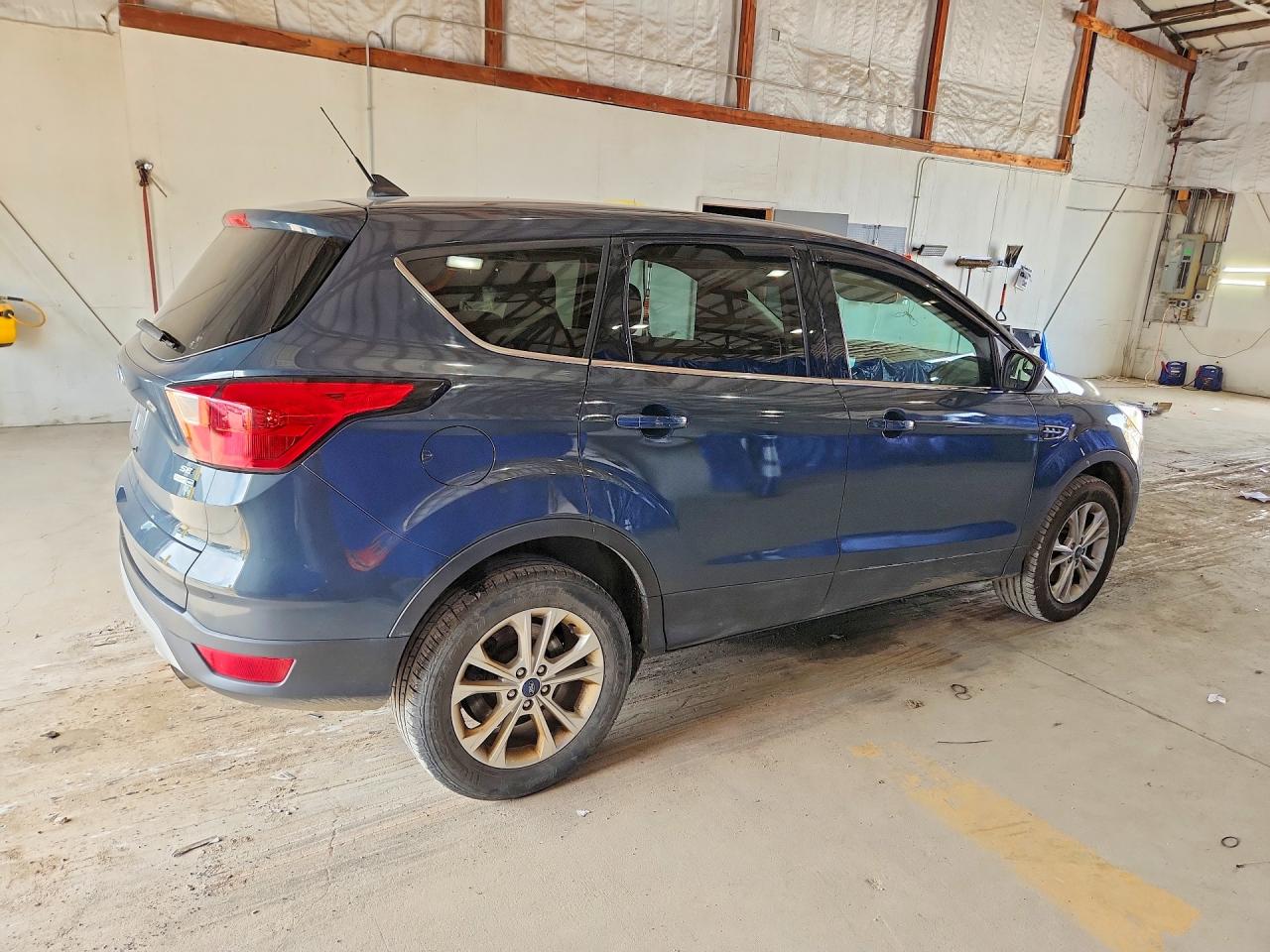 2019 Ford Escape Se Угольный vin: 1FMCU9GD3KUA03738