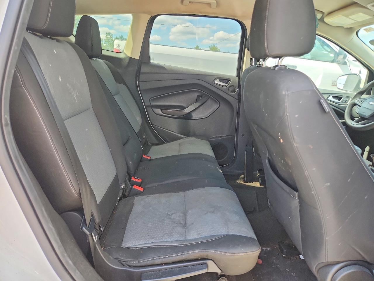 2017 Ford Escape Se Белый vin: 1FMCU9GD4HUA60703