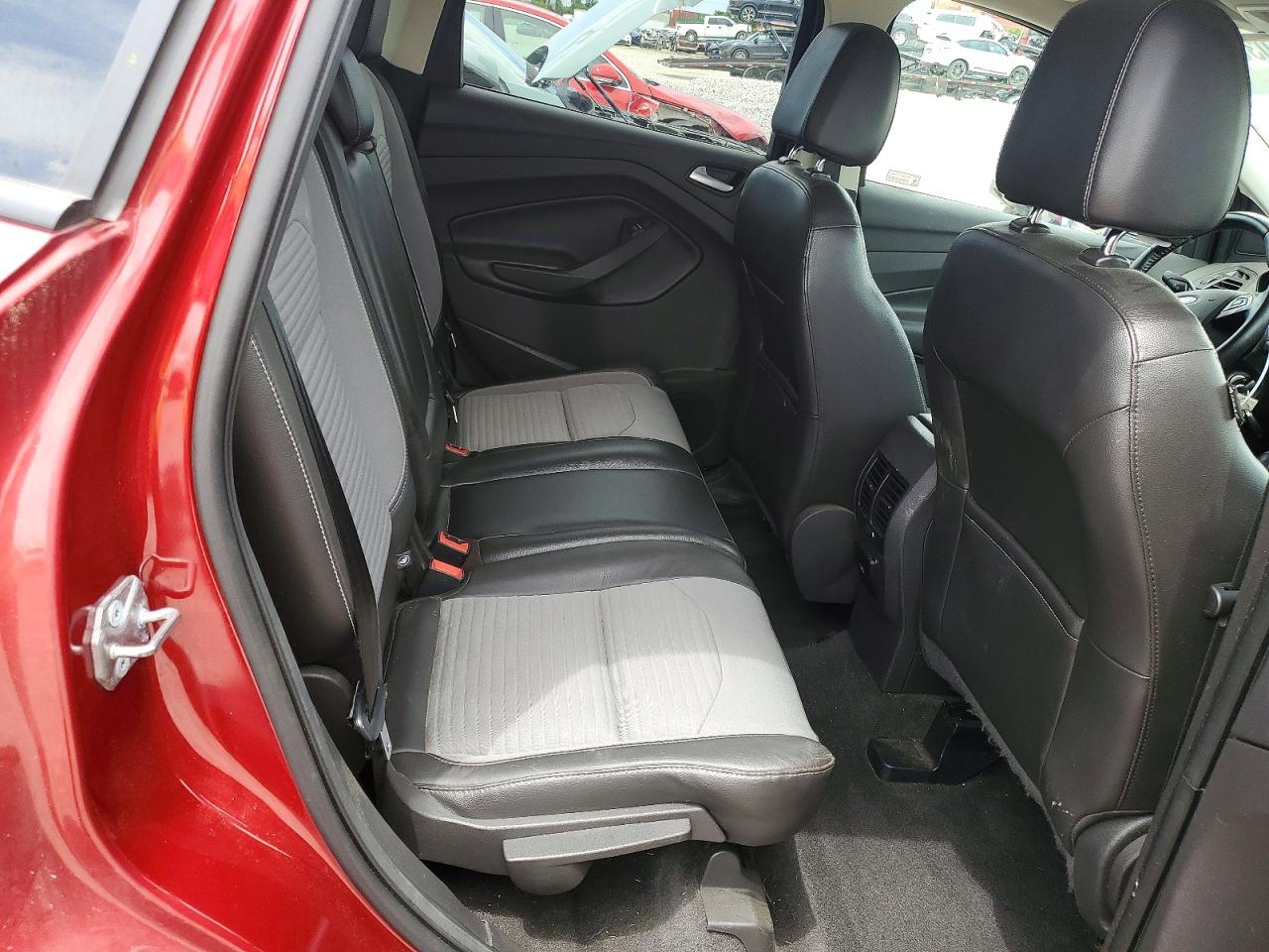 2017 Ford Escape Se Красный vin: 1FMCU9GD4HUB63362