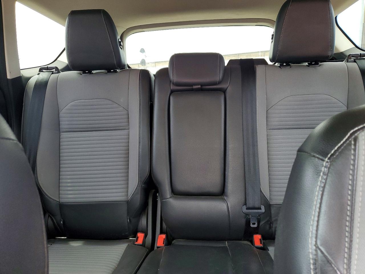 2017 Ford Escape Se Красный vin: 1FMCU9GD4HUB63362