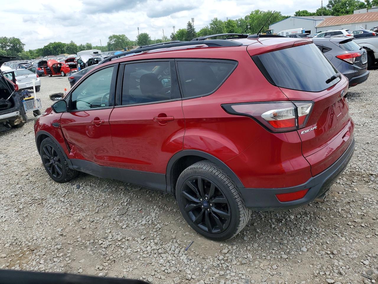 2017 Ford Escape Se Красный vin: 1FMCU9GD4HUB63362