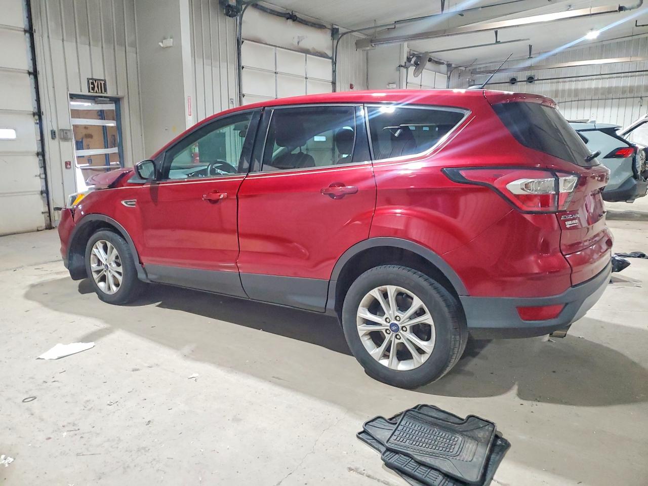 2017 Ford Escape Se Бордовый vin: 1FMCU9GD4HUB94837