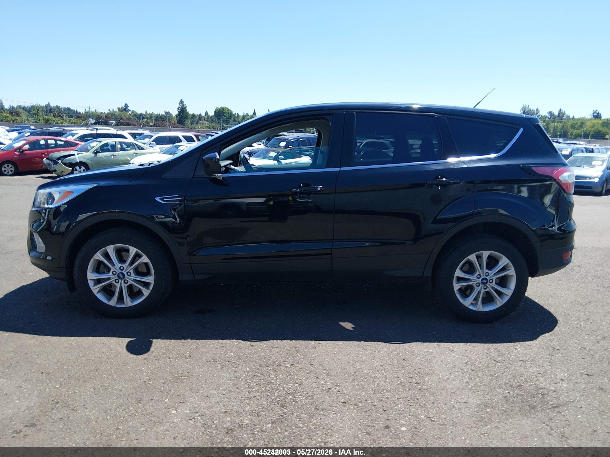 2017 Ford Escape Se Black vin: 1FMCU9GD4HUE50331