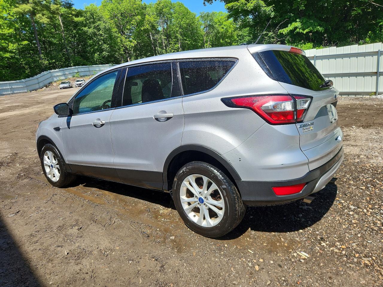 2017 Ford Escape Se Silver vin: 1FMCU9GD4HUE61443