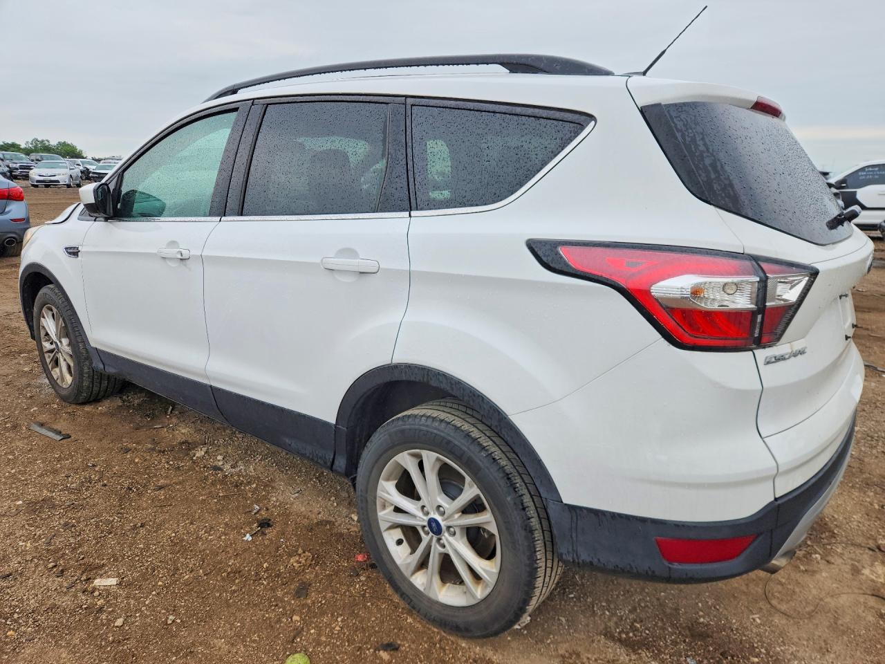 2018 Ford Escape Se White vin: 1FMCU9GD4JUA58455