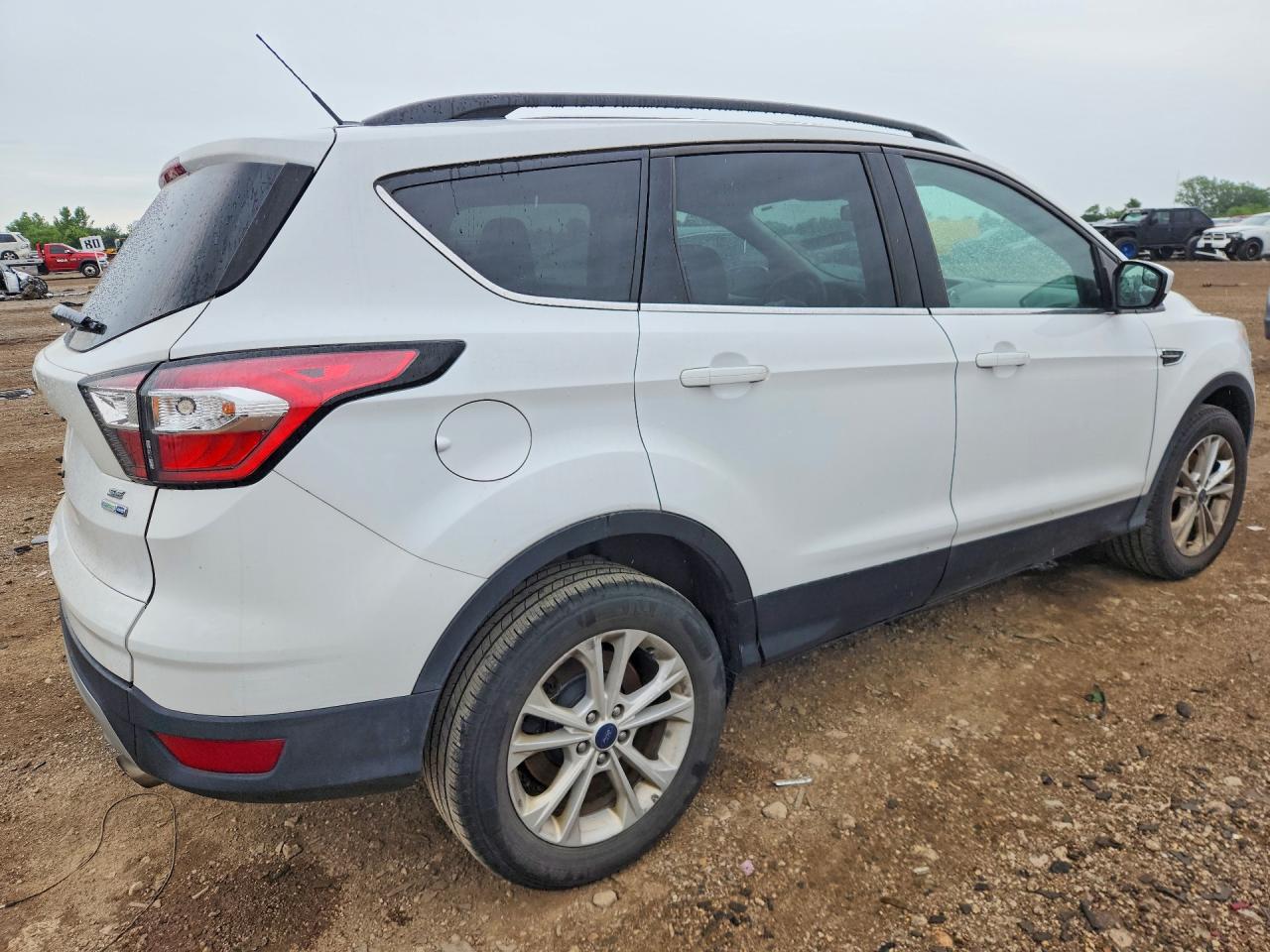 2018 Ford Escape Se White vin: 1FMCU9GD4JUA58455