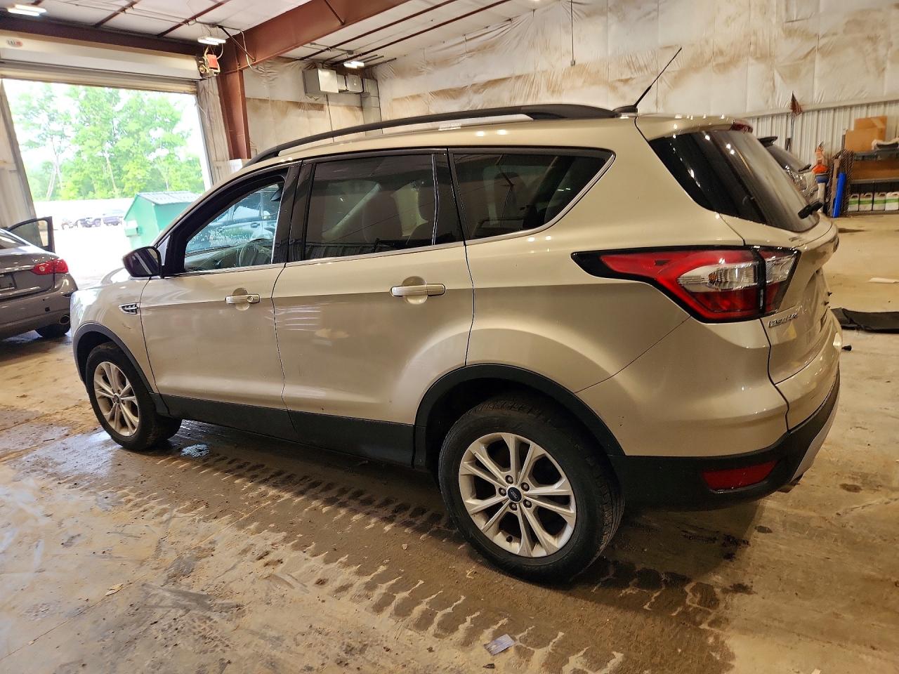 2018 Ford Escape Se Tan vin: 1FMCU9GD4JUD07207