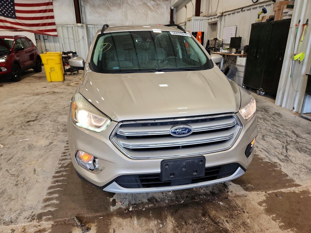 2018 Ford Escape Se Tan vin: 1FMCU9GD4JUD07207