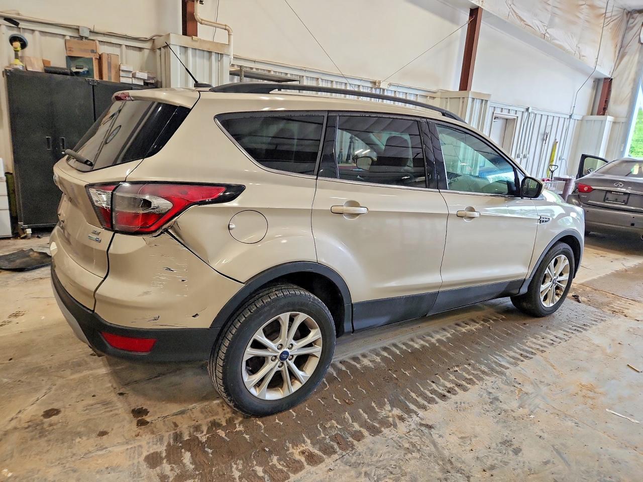 2018 Ford Escape Se Tan vin: 1FMCU9GD4JUD07207