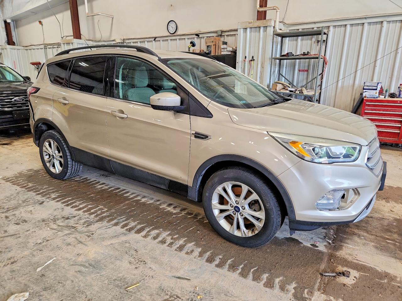 2018 Ford Escape Se Tan vin: 1FMCU9GD4JUD07207