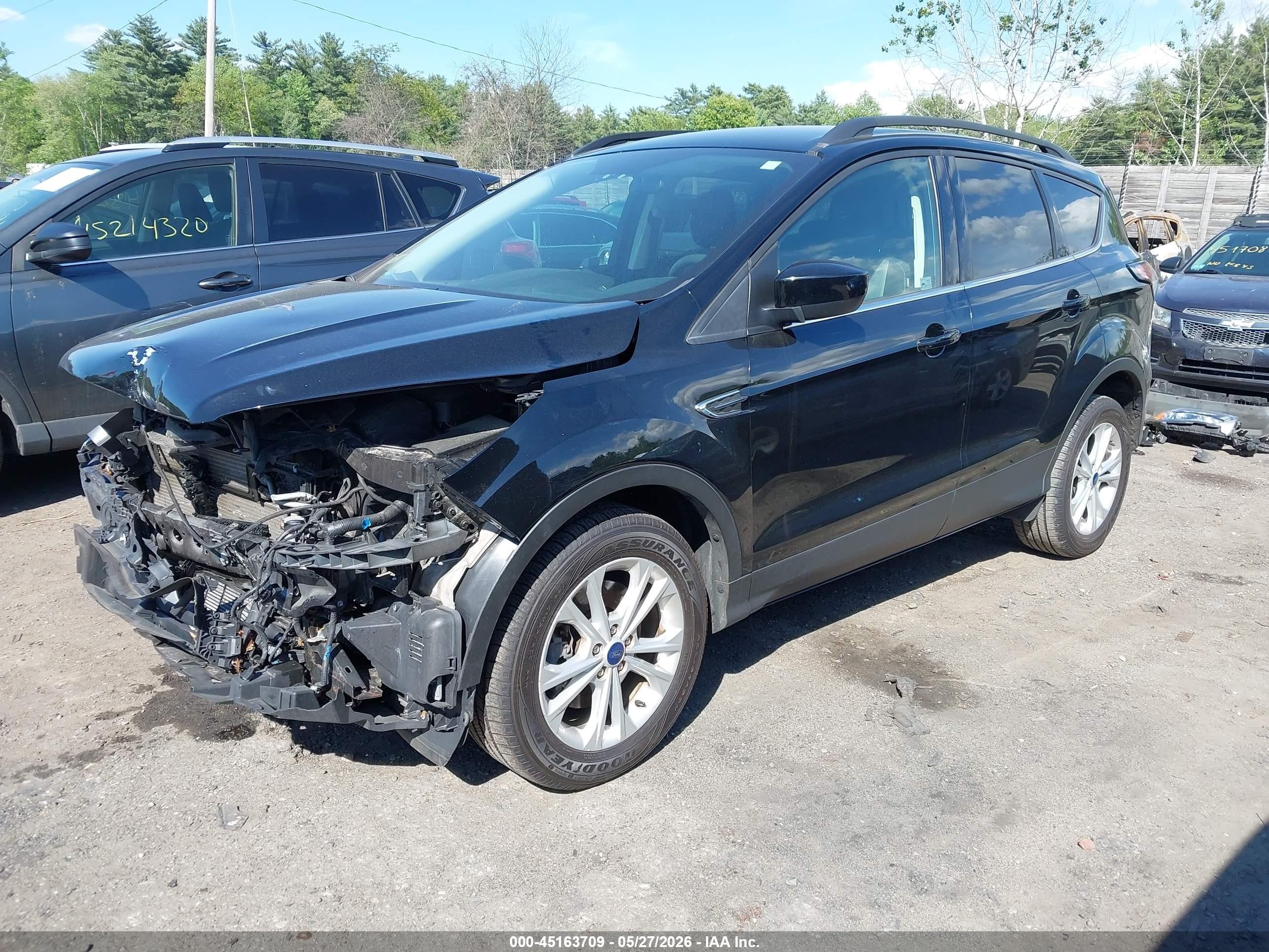 2018 Ford Escape Se Черный vin: 1FMCU9GD4JUD11712
