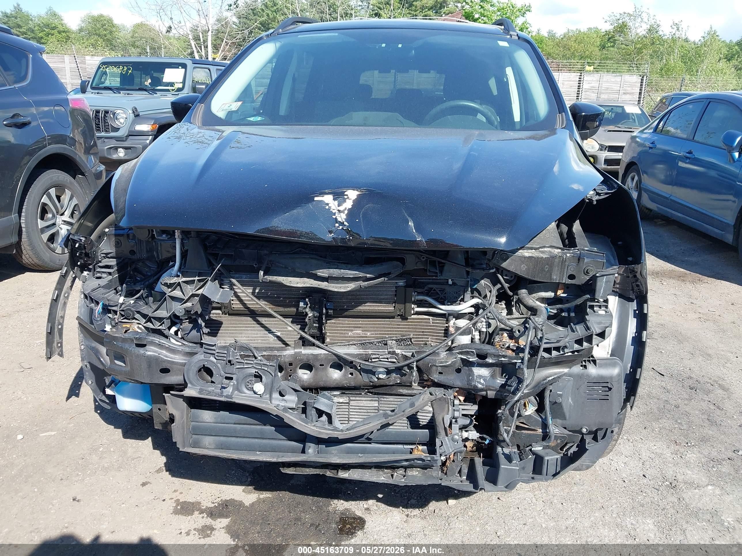 2018 Ford Escape Se Черный vin: 1FMCU9GD4JUD11712