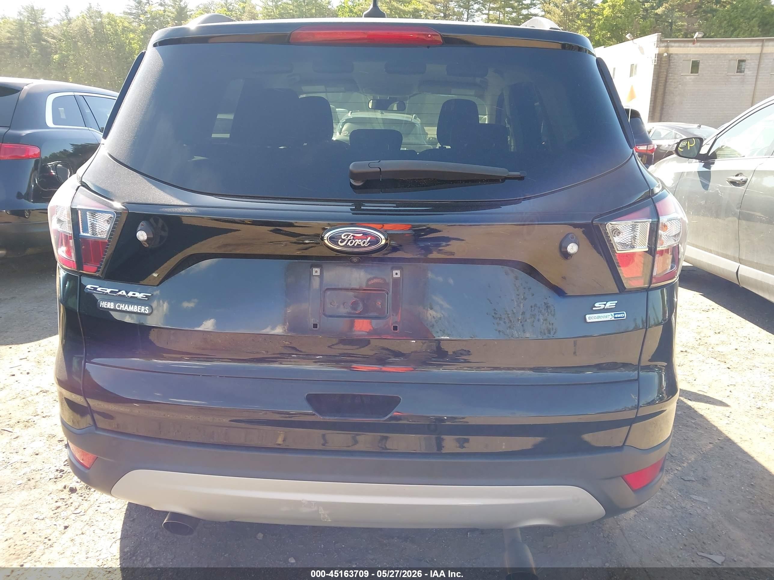 2018 Ford Escape Se Черный vin: 1FMCU9GD4JUD11712