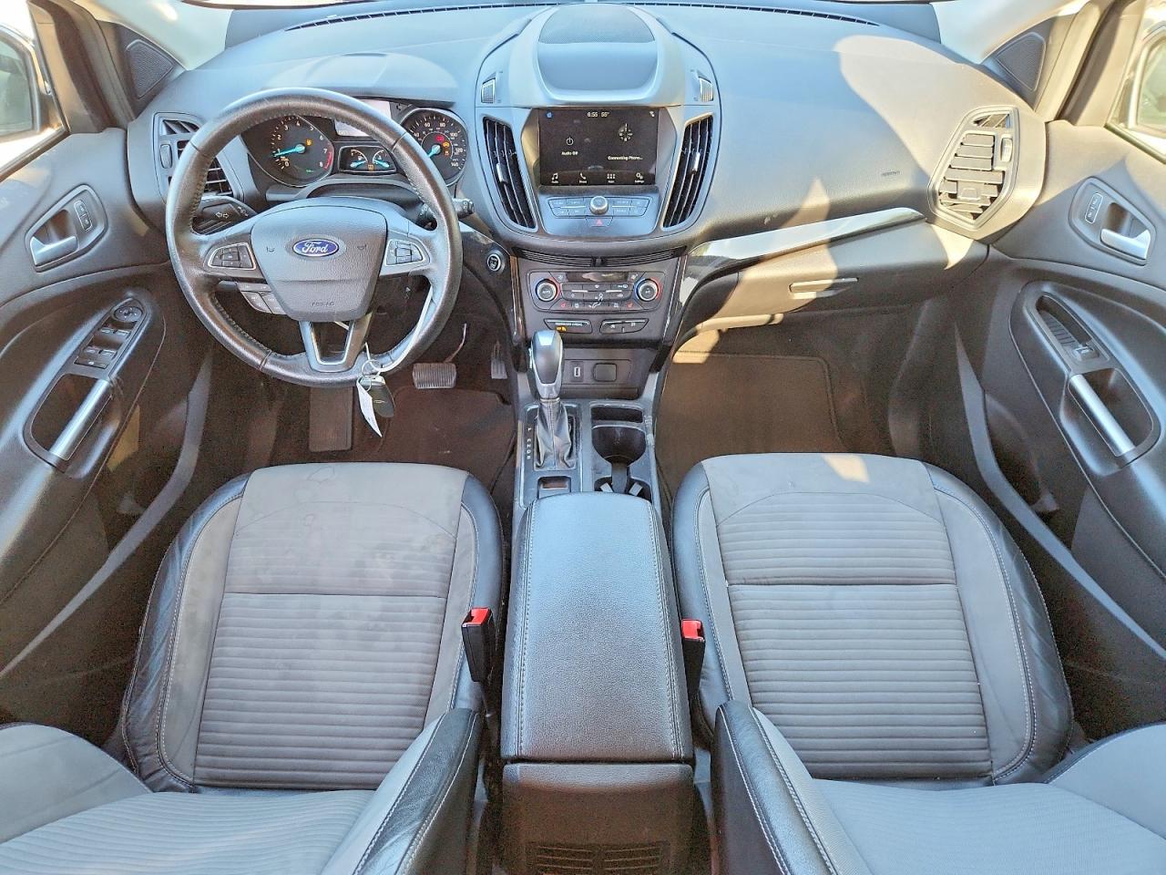 2019 Ford Escape Se Черный vin: 1FMCU9GD4KUA50910