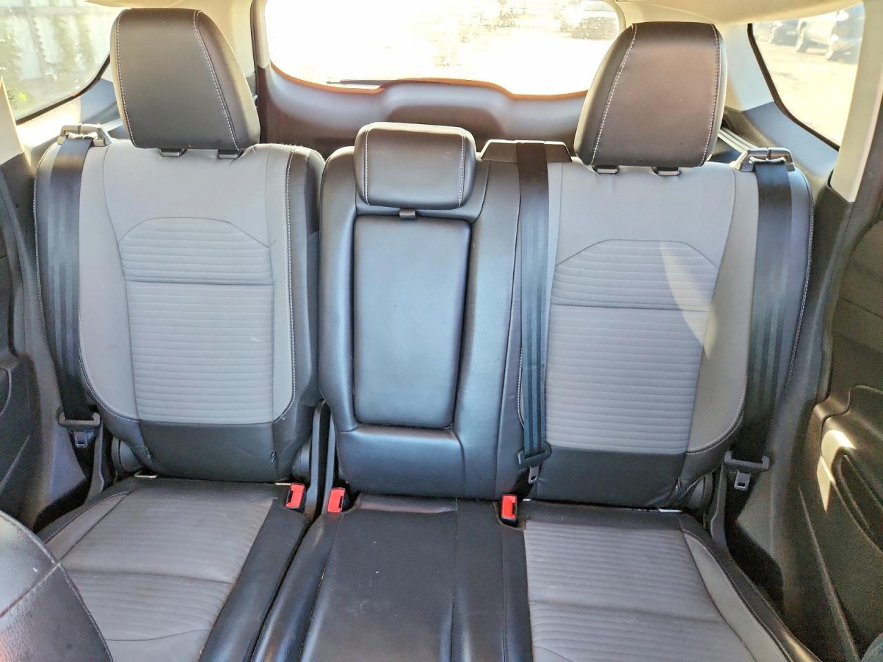 2019 Ford Escape Se Черный vin: 1FMCU9GD4KUA50910