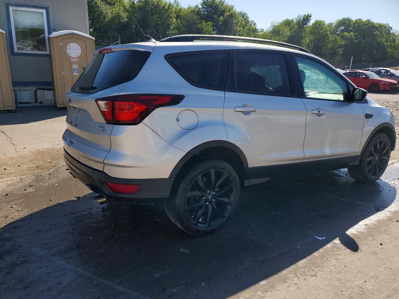 2019 Ford Escape Se Silver vin: 1FMCU9GD4KUA80750
