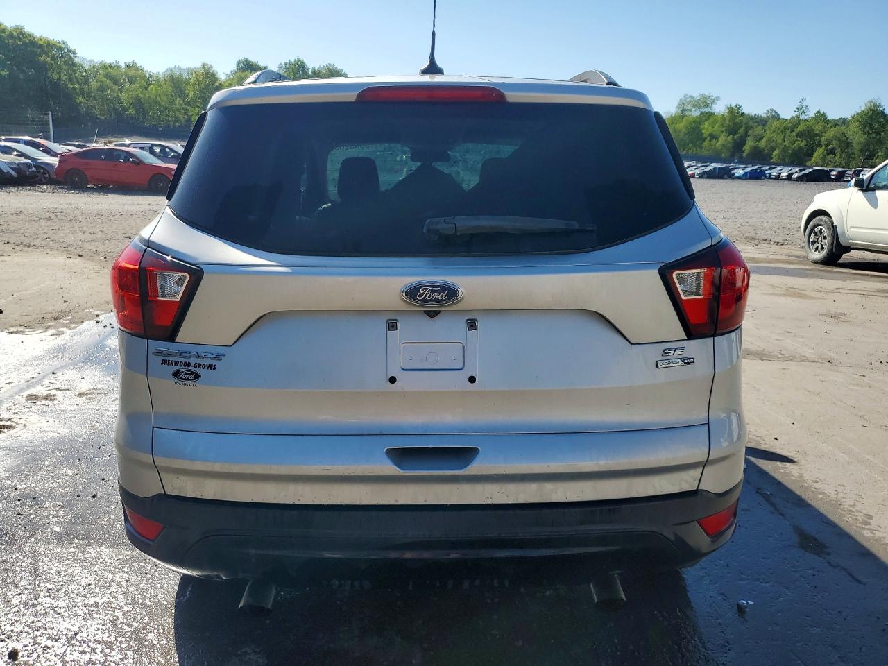 2019 Ford Escape Se Silver vin: 1FMCU9GD4KUA80750
