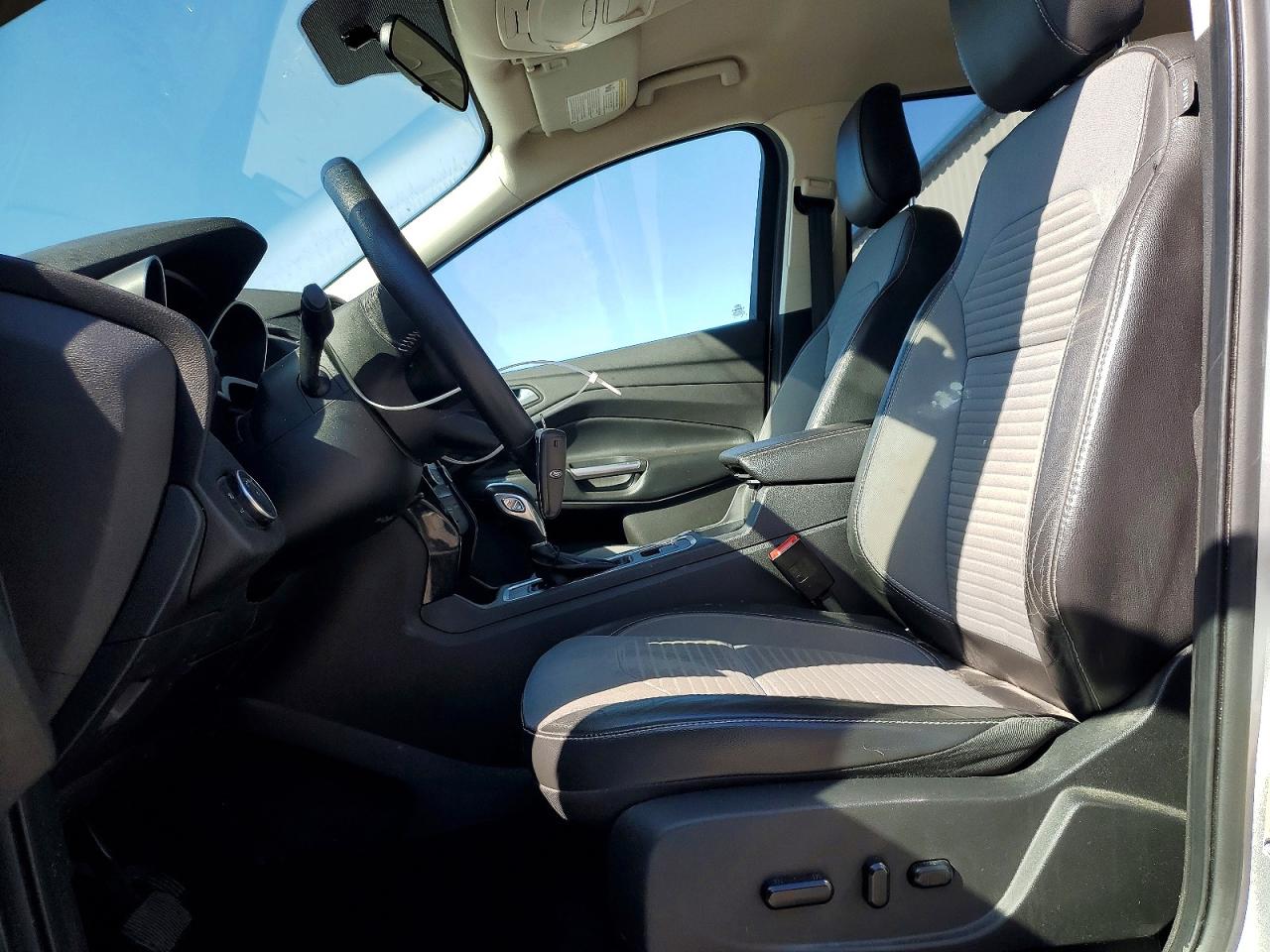 2019 Ford Escape Se Silver vin: 1FMCU9GD4KUA80750