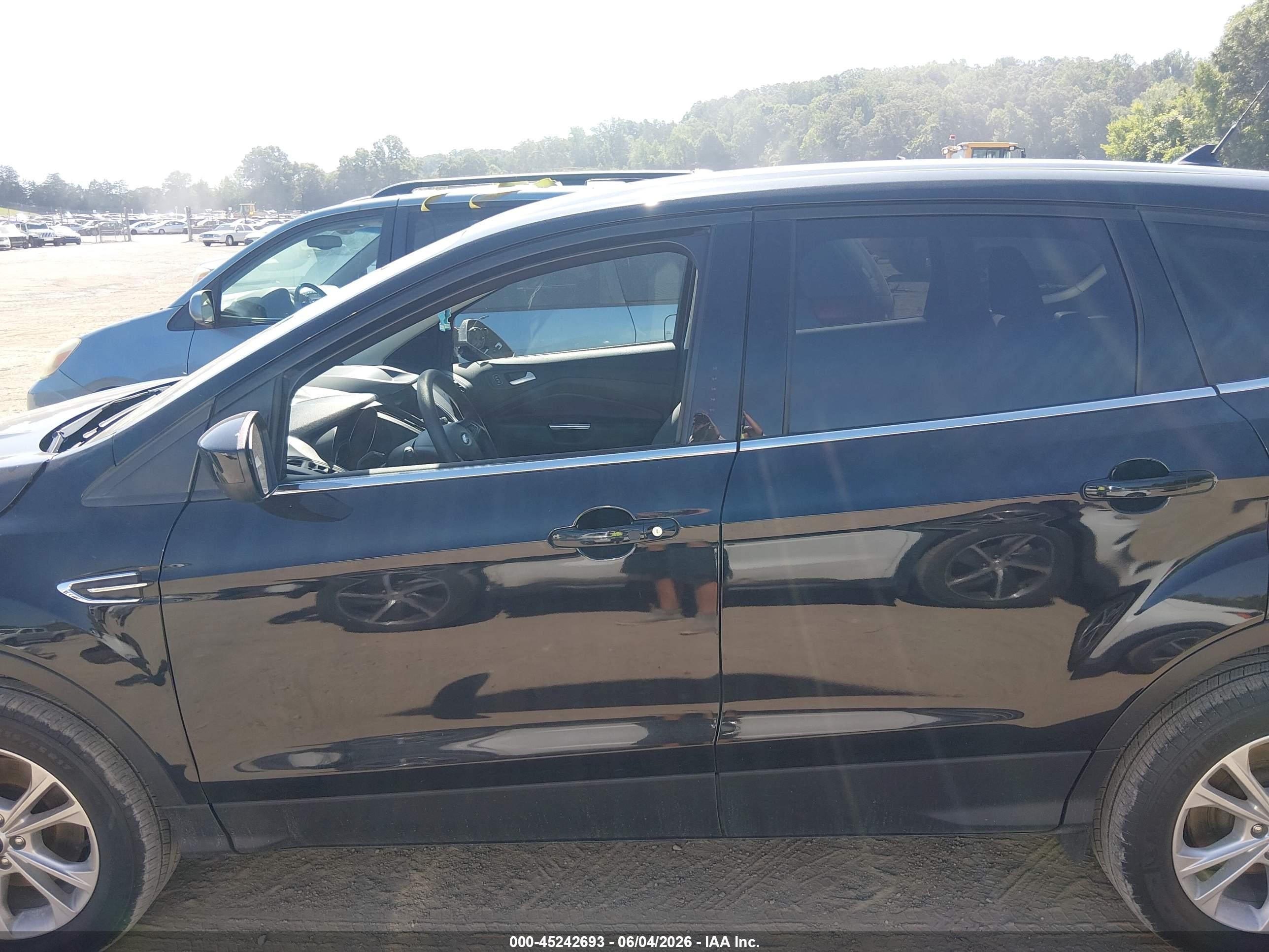 2019 Ford Escape Se Black vin: 1FMCU9GD4KUB24066