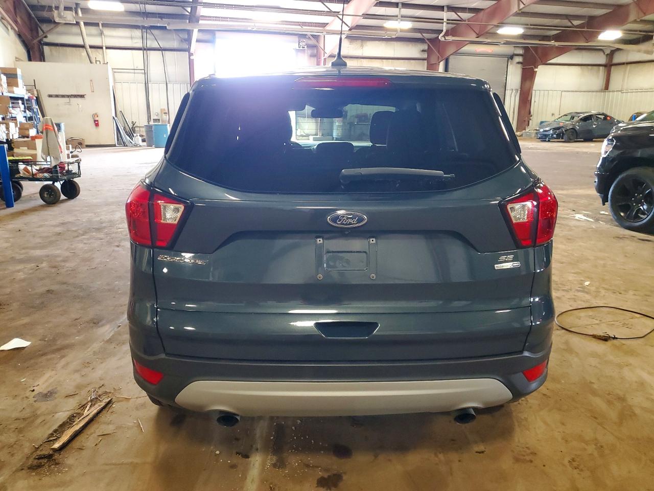 2019 Ford Escape Se Blue vin: 1FMCU9GD4KUC01387