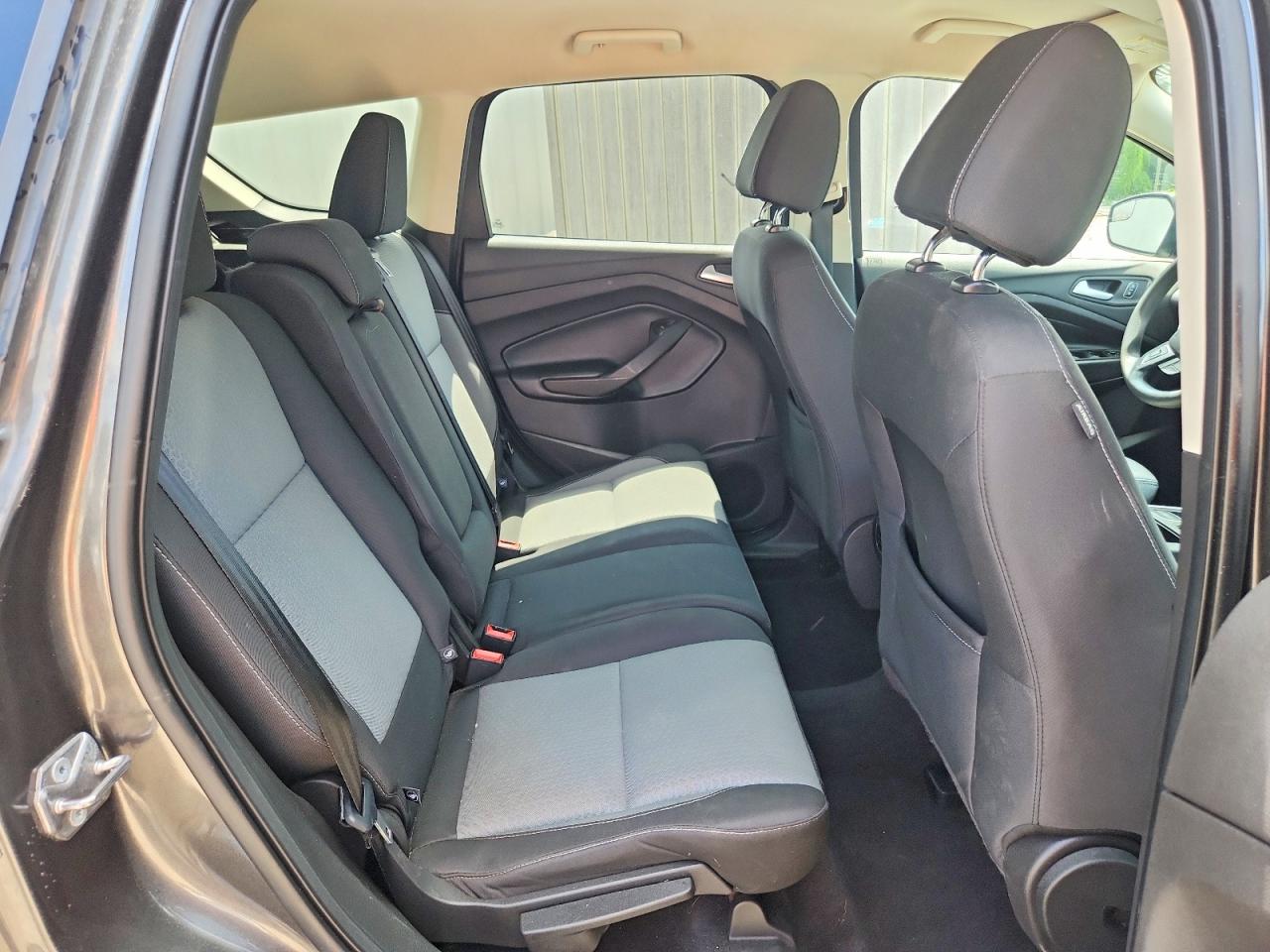 2017 Ford Escape Se Gray vin: 1FMCU9GD5HUD14077